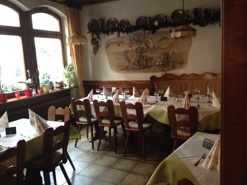 Gasthaus Zum Hirschen Staufen im Breisgau Exterior foto